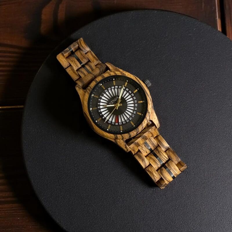 ساعات خشبية