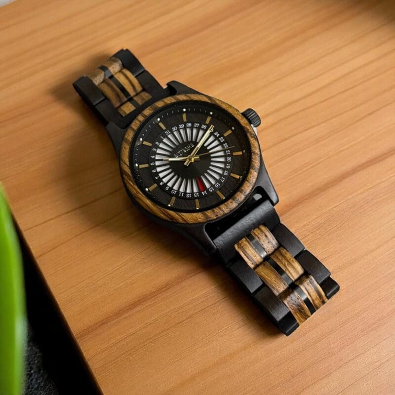 ساعات خشبية